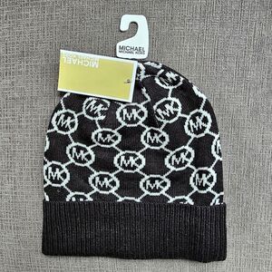 Michael Kors Women`s Bordered MK Logo Cuff Beanie HAT Black & white NWT
